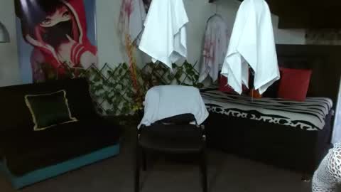 Kloe deker online show from October 11, 2025, 1:53 pm