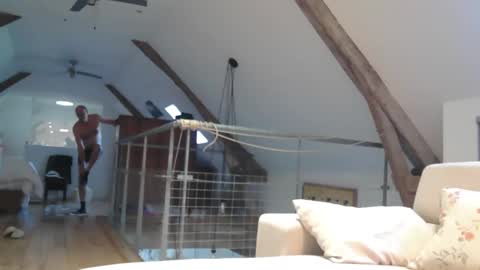 Snapshot of kloves2cum chatting on April 8, 2026, 8:36 am kloves2cum online show from April 8, 2026, 8:36 am