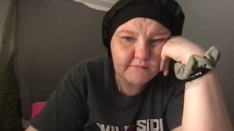 kmarie1196 online show from March 19, 2026, 2:26 am