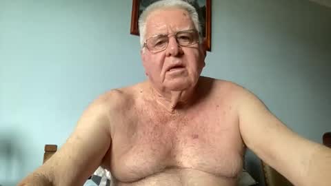 Aussiedude online show from February 12, 2026, 4:29 am