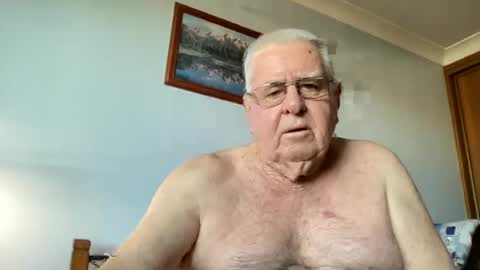 Aussiedude online show from June 22, 2026, 5:37 am