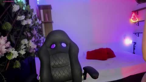 Kora Red online show from November 12, 2025, 1:22 pm