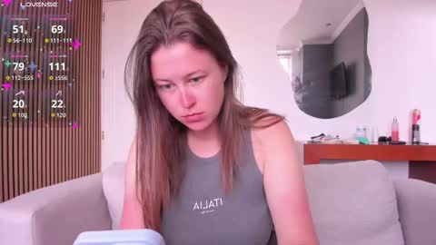 Twiix online show from December 15, 2025, 4:33 pm