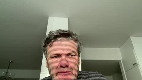 kovapoika online show from October 10, 2025, 2:49 pm