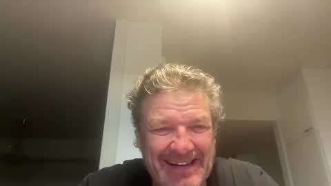 kovapoika online show from October 14, 2025, 3:02 pm