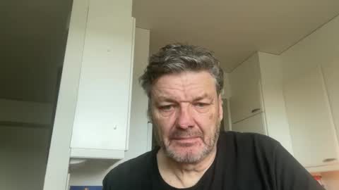 kovapoika online show from October 19, 2025, 9:54 am