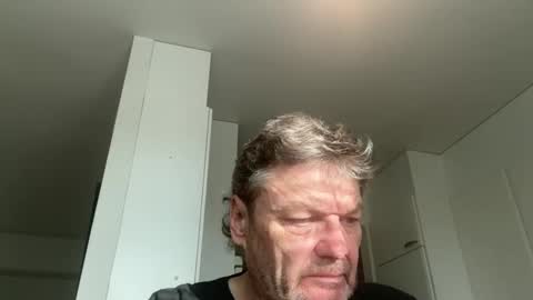 kovapoika online show from October 20, 2025, 1:00 pm