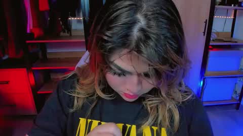 Snapshot of kpayton99 chatting on December 18, 2025, 1:22 am Khloe online show from December 18, 2025, 1:22 am