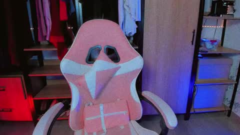 Snapshot of kpayton99 chatting on December 21, 2025, 1:46 am Khloe online show from December 21, 2025, 1:46 am