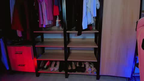 Snapshot of kpayton99 chatting on December 22, 2025, 12:51 am Khloe online show from December 22, 2025, 12:51 am