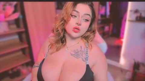 Snapshot of kpayton99 chatting on January 16, 2026, 2:48 am Khloe online show from January 16, 2026, 2:48 am