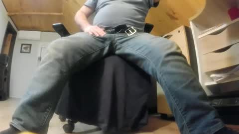 Snapshot of krinkle420 chatting on February 24, 2025, 4:16 am krinkle420 online show from February 24, 2025, 4:16 am