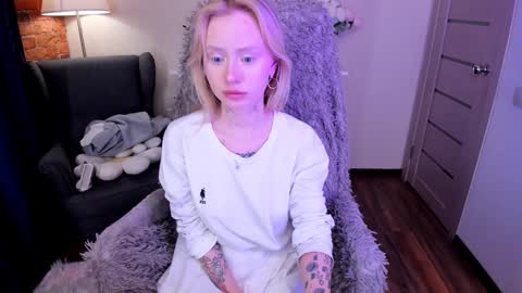 kris_grant online show from January 20, 2025, 1:21 pm