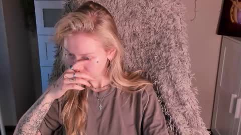 kris_grant online show from October 9, 2025, 10:35 am