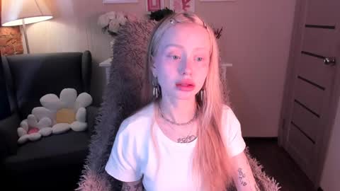 kris_grant online show from April 11, 2026, 9:35 am