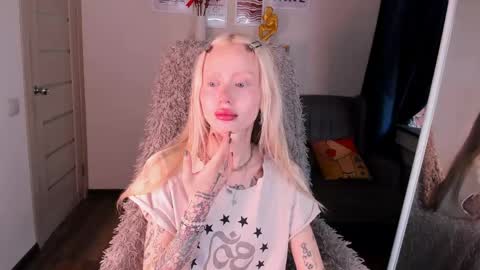 kris_grant online show from May 26, 2026, 10:22 am
