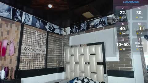 kriss_sweetboobs online show from March 15, 2026, 11:38 am