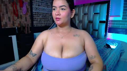 kriss_sweetboobs online show from April 1, 2026, 1:41 pm