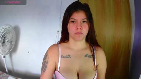 krissone online show from October 5, 2025, 7:56 pm