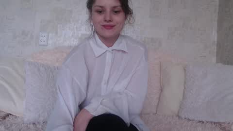 Snapshot of krissvoss chatting on April 19, 2026, 3:33 pm krissvoss online show from April 19, 2026, 3:33 pm