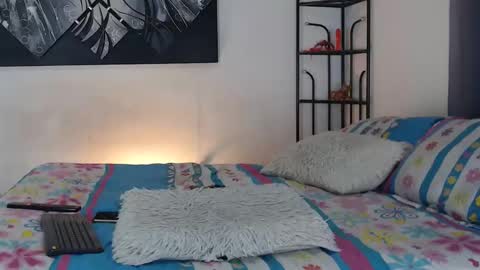 Andrea online show from November 6, 2025, 7:04 pm