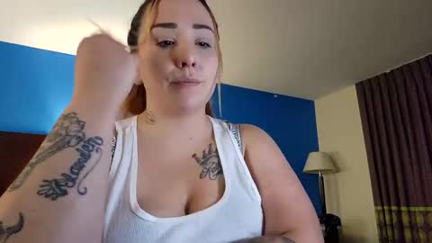 Snapshot of kristalndaddy chatting on November 17, 2025, 6:03 pm KristalDaddy online show from November 17, 2025, 6:03 pm