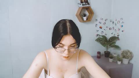 Kristen online show from October 8, 2025, 7:17 am