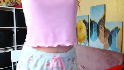 Christina online show from April 5, 2026, 6:21 am