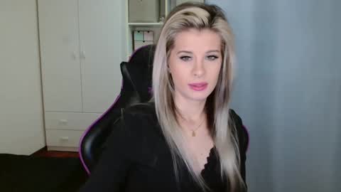 Snapshot of kristineamore chatting on March 3, 2026, 7:14 am KristineAmore online show from March 3, 2026, 7:14 am