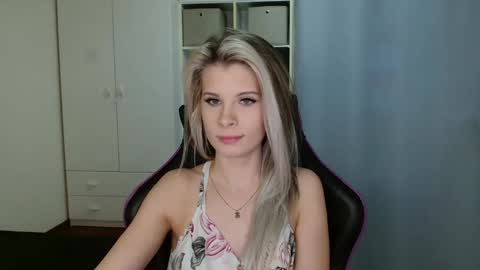 Snapshot of kristineamore chatting on March 5, 2026, 7:37 am KristineAmore online show from March 5, 2026, 7:37 am