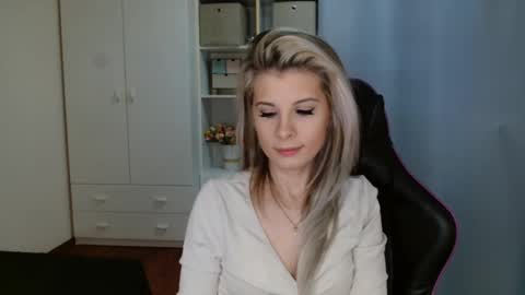 Snapshot of kristineamore chatting on March 9, 2026, 7:12 am KristineAmore online show from March 9, 2026, 7:12 am