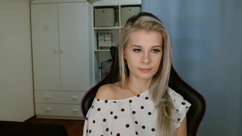 Snapshot of kristineamore chatting on March 27, 2026, 8:26 am KristineAmore online show from March 27, 2026, 8:26 am