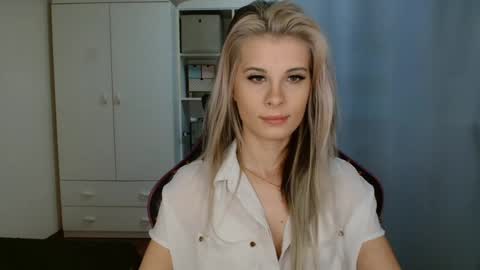 Snapshot of kristineamore chatting on March 31, 2026, 6:25 am KristineAmore online show from March 31, 2026, 6:25 am