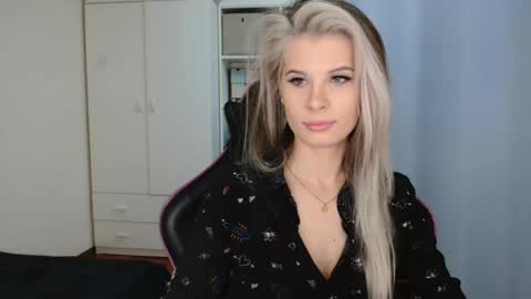 Snapshot of kristineamore chatting on April 7, 2026, 6:25 am KristineAmore online show from April 7, 2026, 6:25 am