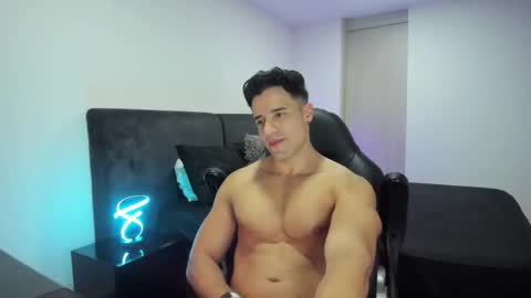 Snapshot of krops_ chatting on October 5, 2025, 4:44 am KROPS online show from October 5, 2025, 4:44 am