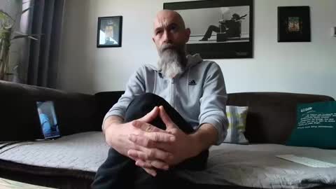 Snapshot of krummersaebel chatting on February 22, 2025, 1:35 pm krummersaebel online show from February 22, 2025, 1:35 pm