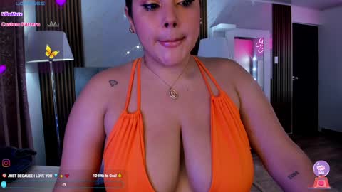 Snapshot of krysstal__ chatting on February 3, 2025, 5:07 am online show from February 3, 2025, 5:07 am