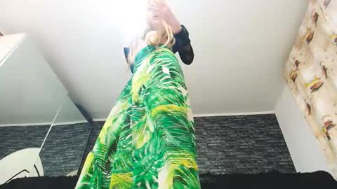 krystal desire online show from December 7, 2024, 10:06 pm