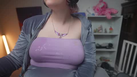 Snapshot of krystalsyxx chatting on February 9, 2025, 8:24 pm Krystal Syx online show from February 9, 2025, 8:24 pm