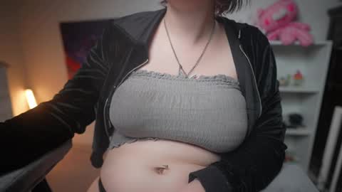 Snapshot of krystalsyxx chatting on February 21, 2025, 10:59 pm Krystal Syx online show from February 21, 2025, 10:59 pm