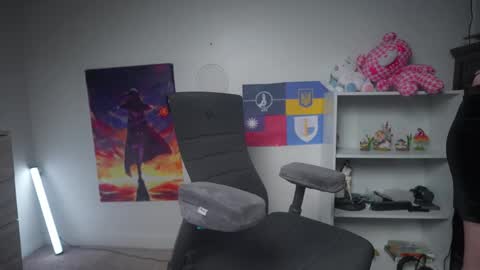 Snapshot of krystalsyxx chatting on March 8, 2025, 5:11 pm Krystal Syx online show from March 8, 2025, 5:11 pm