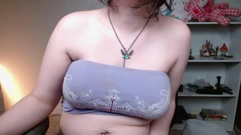 Krystal Syx online show from April 3, 2026, 5:33 pm