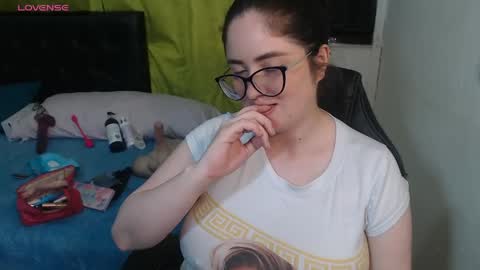 kryystaladams online show from May 8, 2026, 5:40 pm