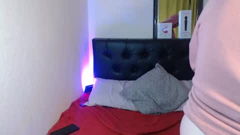kryystaladams online show from June 29, 2026, 12:05 pm