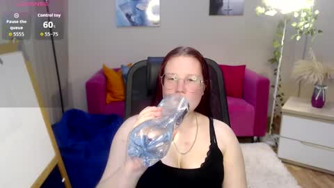 Snapshot of kuri_u chatting on April 16, 2026, 11:44 am kuri_u online show from April 16, 2026, 11:44 am