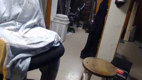 Snapshot of kybullmaster65 chatting on February 16, 2025, 1:14 am kybullmaster65 online show from February 16, 2025, 1:14 am