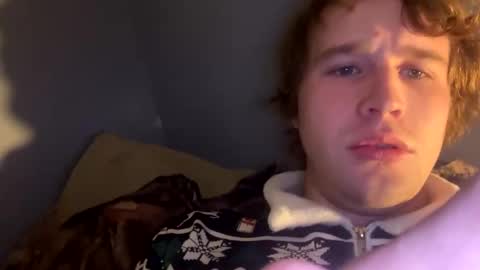 Snapshot of kylelovepussy69 chatting on February 18, 2025, 12:17 pm kylelovepussy69 online show from February 18, 2025, 12:17 pm