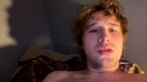 Snapshot of kylelovepussy69 chatting on February 21, 2025, 10:17 am kylelovepussy69 online show from February 21, 2025, 10:17 am
