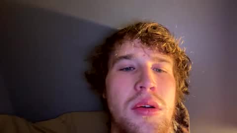 Snapshot of kylelovepussy69 chatting on March 5, 2025, 10:11 am kylelovepussy69 online show from March 5, 2025, 10:11 am