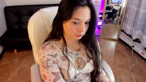 kylie online show from October 7, 2025, 1:52 pm